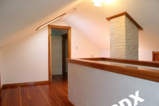 Adorable 3+ Bedroom Roseway/Rose City Park Bungalow!