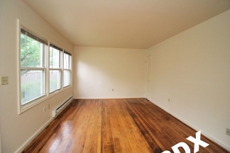 Adorable in Overlook - 1 Bedroom Apt in Cute Triplex