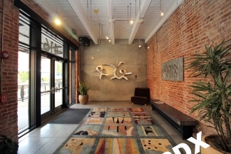 Stunning Remodeled 1 Bedroom Chown Pella Loft