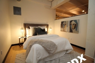 Stunning Remodeled 1 Bedroom Chown Pella Loft