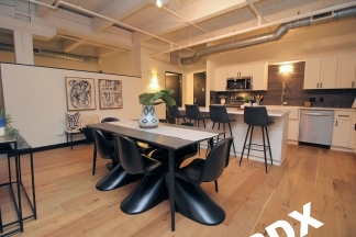 Stunning Remodeled 1 Bedroom Chown Pella Loft