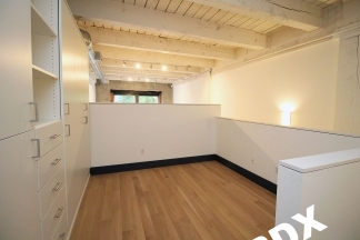 Stylish Urban Living in Chown Pella Loft in the Heart of the Pearl