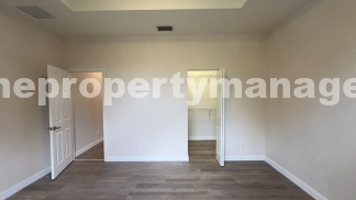 Spacious 3-Bedroom Townhouse with Gleaming Hardwood Floors in West Palm Beach!