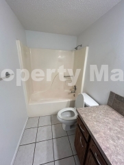2 bedroom 2 bath home in Rogers