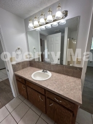 2 bedroom 2 bath home in Rogers