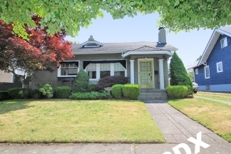 Gorgeous Rose City Park 3 Bedroom Bungalow