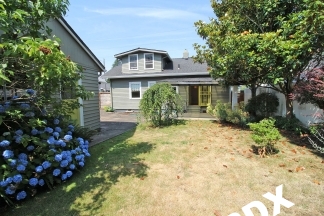 Gorgeous Rose City Park 3 Bedroom Bungalow