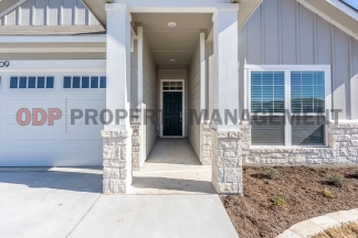 Stunning 4-Bedroom Home in Villages of Westfield