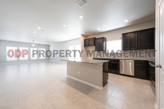 Stunning 4-Bedroom Home in Villages of Westfield