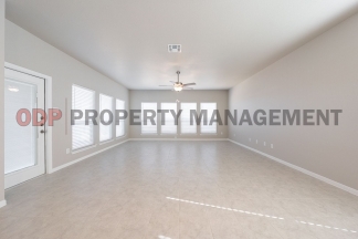 Stunning 4-Bedroom Home in Villages of Westfield