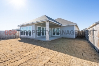 Stunning 4-Bedroom Home in Villages of Westfield