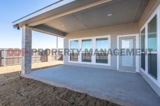 Stunning 4-Bedroom Home in Villages of Westfield