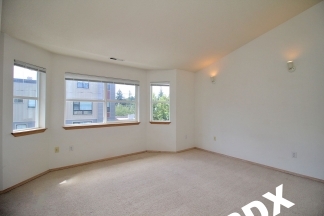 2 Bed/2.5 Bath Multnomah Village Townhouse Duplex