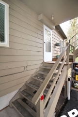 Fabulous & Freshly Updated 2 Bedroom + bonus room with Parking  – Blocks to OHSU!