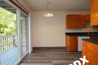 Updated SW Hills 1 Bed Apartment Near OHSU and Marquam Hill