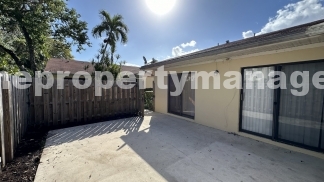 Charming 2-Bed, 2-Bath with 1168 Sq Ft of Comfort in West Palm Beach!