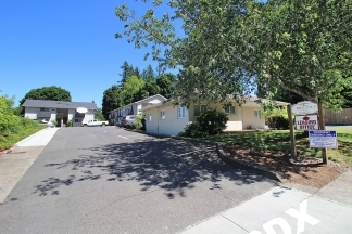 Welcome Home to McKenzie Court Apts – Spacious, Vaulted Upper Floor 2 Bedroom