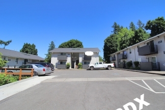 Welcome Home to McKenzie Court Apts – Spacious, Vaulted Upper Floor 2 Bedroom