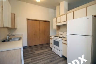 Welcome Home to McKenzie Court Apts – Spacious, Vaulted Upper Floor 2 Bedroom