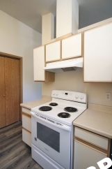 Welcome Home to McKenzie Court Apts – Spacious, Vaulted Upper Floor 2 Bedroom
