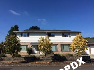 Spacious Alberta Arts Triplex 2 Bed, 1.5 Bath w/ Garage--Minutes to Dining and Entertainment!!
