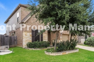 Spacious 4-Bedroom Retreat with 4 Bed /  3.5 Baths on Yearling Street, San Antonio!