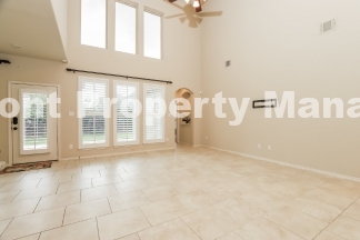 Spacious 4-Bedroom Retreat with 4 Bed /  3.5 Baths on Yearling Street, San Antonio!