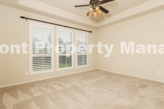 Spacious 4-Bedroom Retreat with 4 Bed /  3.5 Baths on Yearling Street, San Antonio!