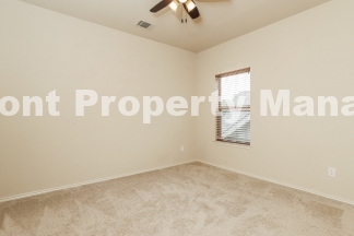Spacious 4-Bedroom Retreat with 4 Bed /  3.5 Baths on Yearling Street, San Antonio!