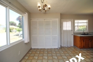 Adorable & Updated SE Portland 2 Mid-Century Ranch Home