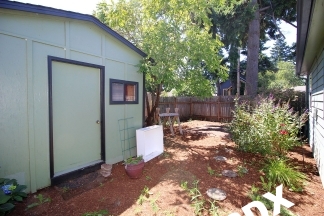 Adorable & Updated SE Portland 2 Mid-Century Ranch Home