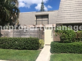 Charming 2-Bed Oasis with 2.5 Baths in Prime Palm Beach Gardens Location!