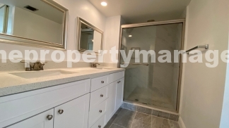 Charming 2-Bed Oasis with 2.5 Baths in Prime Palm Beach Gardens Location!