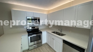 Charming 2-Bed Oasis with 2.5 Baths in Prime Palm Beach Gardens Location!