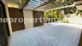 Charming 2-Bed Oasis with 2.5 Baths in Prime Palm Beach Gardens Location!