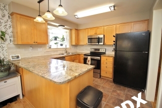 Fantastic 1-Level Tualatin 3 Bed/2 Bath Home with Separate Detached Office!
