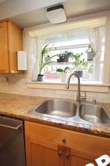 Fantastic 1-Level Tualatin 3 Bed/2 Bath Home with Separate Detached Office!