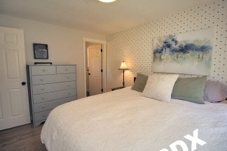 Fantastic 1-Level Tualatin 3 Bed/2 Bath Home with Separate Detached Office!