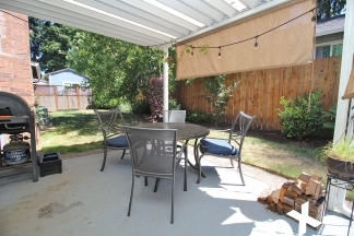 Fantastic 1-Level Tualatin 3 Bed/2 Bath Home with Separate Detached Office!