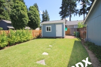 Fantastic 1-Level Tualatin 3 Bed/2 Bath Home with Separate Detached Office!