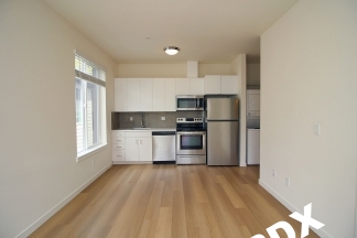*RENT SPECIAL* Sleek, Contemporary & Modern Living in the Heart of Sellwood!