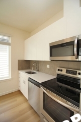 *RENT SPECIAL* Sleek, Contemporary & Modern Living in the Heart of Sellwood!