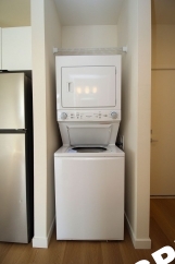 *RENT SPECIAL* Sleek, Contemporary & Modern Living in the Heart of Sellwood!