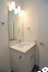 *RENT SPECIAL* Sleek, Contemporary & Modern Living in the Heart of Sellwood!