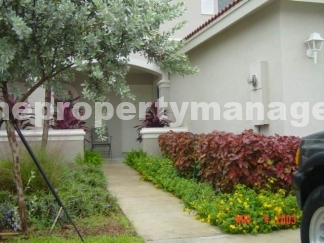 Spacious 3-Bedroom Townhouse in Riviera Beach!