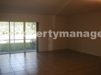 Spacious 3-Bedroom Townhouse in Riviera Beach!