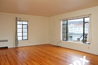 Vintage Gem in the heart of Goose Hollow! light-filled 1-Bedroom Ground Floor Apt .  Steps to NW 23rd shopping!