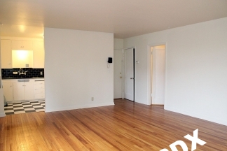 Vintage Gem in the heart of Goose Hollow! light-filled 1-Bedroom Ground Floor Apt .  Steps to NW 23rd shopping!