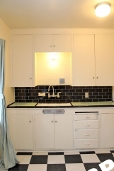Vintage Gem in the heart of Goose Hollow! light-filled 1-Bedroom Ground Floor Apt .  Steps to NW 23rd shopping!
