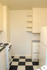 Vintage Gem in the heart of Goose Hollow! light-filled 1-Bedroom Ground Floor Apt .  Steps to NW 23rd shopping!